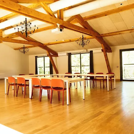 Le Domaine De Camboyer, The Originals Collection 4* Montferrand